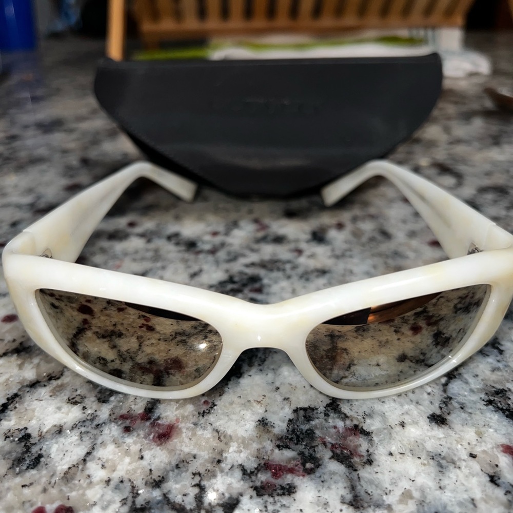 Oliver Peoples Sunglasses - opal pearl frame